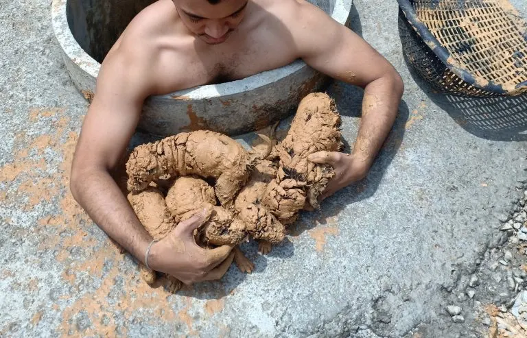 Man Discovers 5 ‘Mud Balls’ in a Well, Realizes They’re the Fluffiest Pups Ever